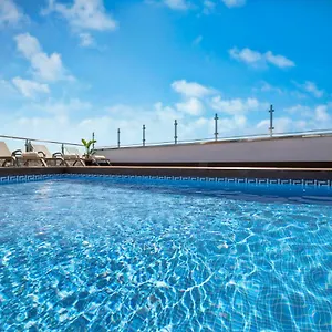 https://salles-hotel-malaga-centro.hotelsinnerja.org