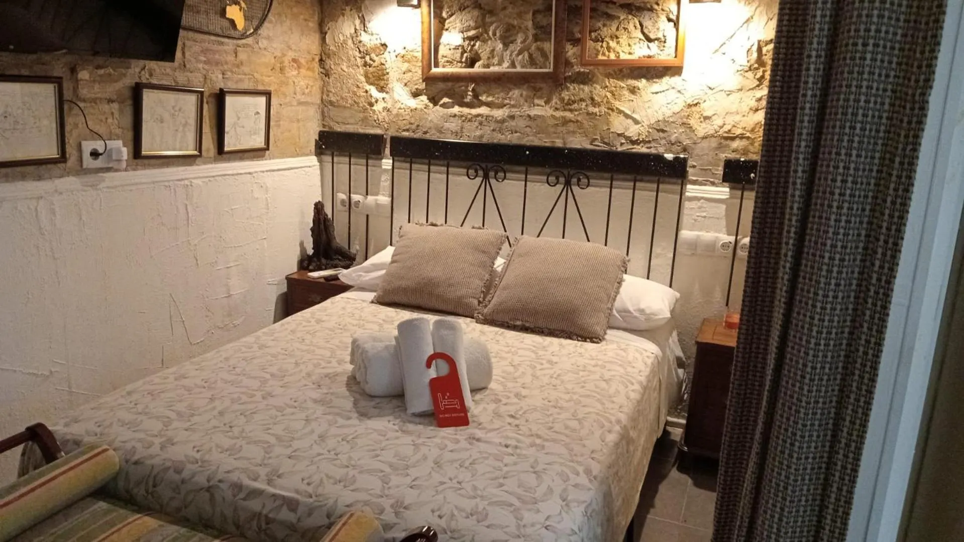 Private Rooms Barcelona 0*,